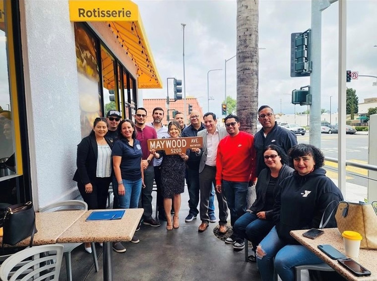 Speaker Rendon with attendees at Egg N Bird