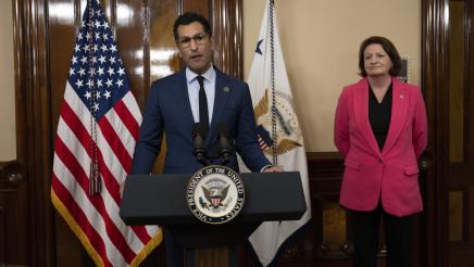 Speaker Rivas welcomes Vice President Harris to Sacramento