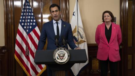 Speaker Rivas welcomes Vice President Harris to Sacramento