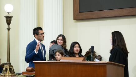 Speaker Rivas takes the oath of office as Speaker alongside his family