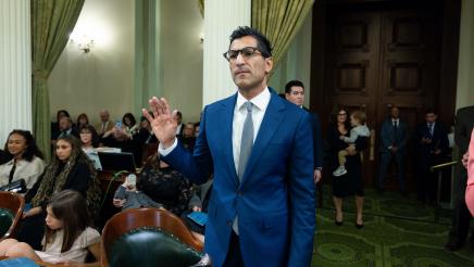 Speaker Rivas takes the oath of office