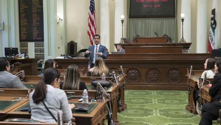 Assemblymember Rivas welcomes Gilroy Leadership Group on the Assembly Floor