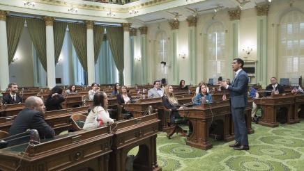 Assemblymember Rivas welcomes Gilroy Leadership Group on the Assembly Floor